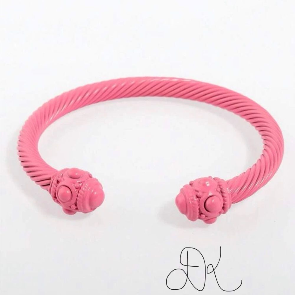 LIVE SHOW ITEMS CABLE BRACELET